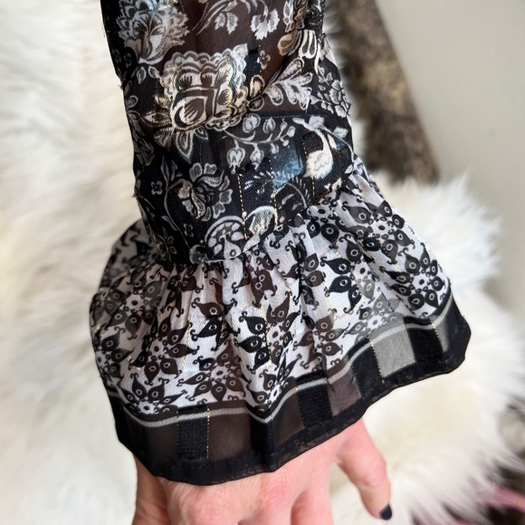 🔥2/$10 |•KNOX ROSE•| Floral Peasant Style Top Size XS - Picture 4 of 12